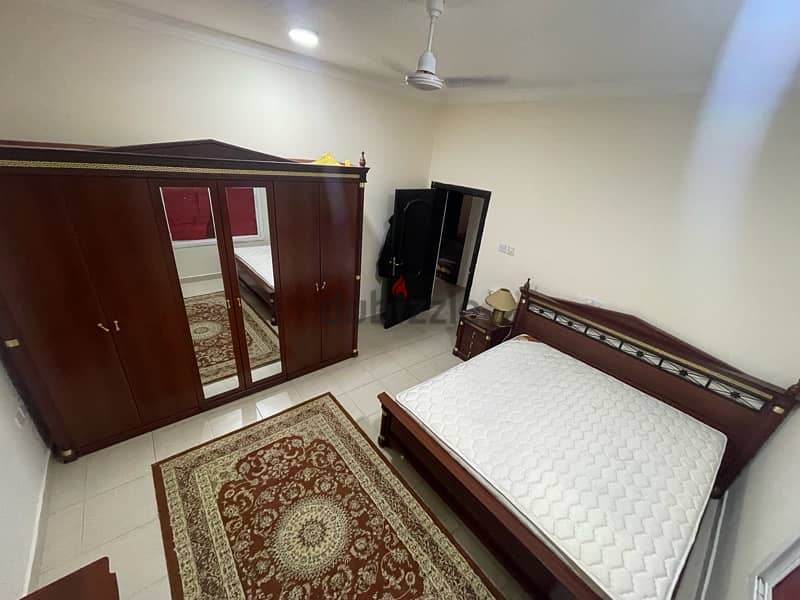 Full bedroom set for sale in excellent condition 2