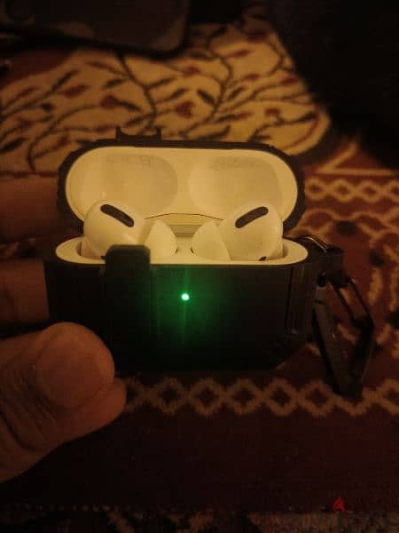 airpod pro not used much clean working 100% 1