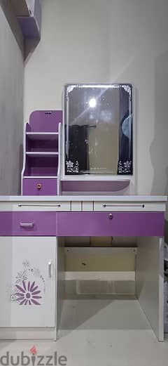 purple dressing table in perfect condition
