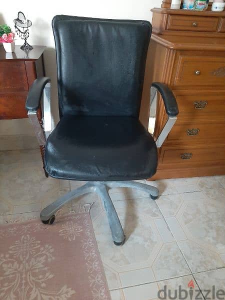 Office Table and chairs for SALE 1