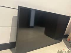 Samsung Smart TV- 43 inch - Screen crack