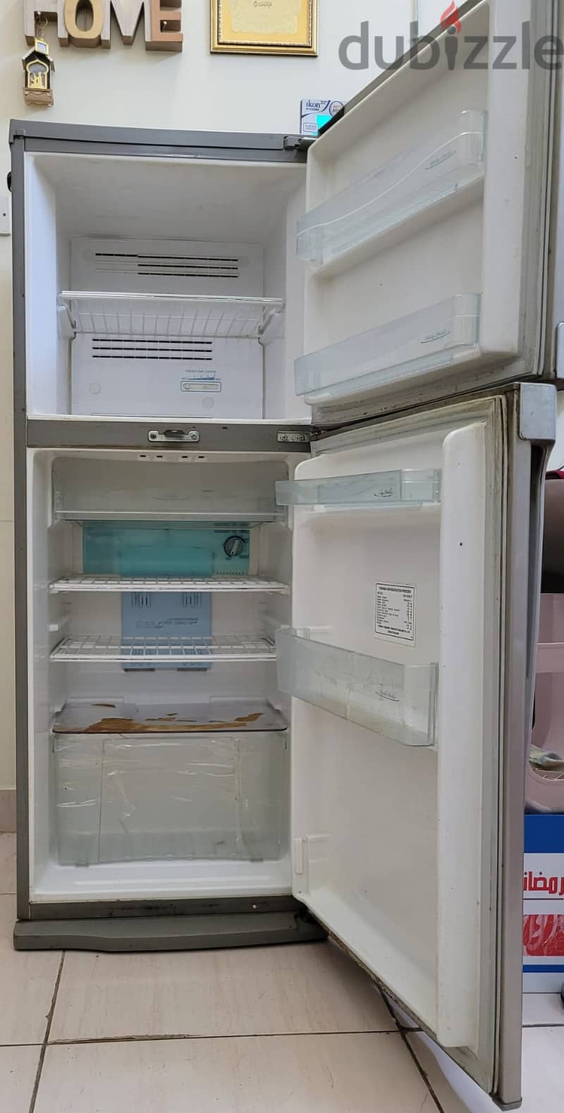 Toshiba GR-R28UT Refrigerator:Affordable and GREAT CONDITION 2