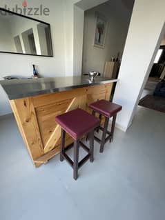 Custom made counter with four stools