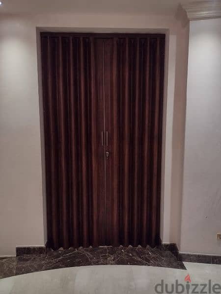 office partition door available 7