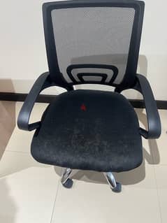 office chair with rollers كرسي مكتب بعجل