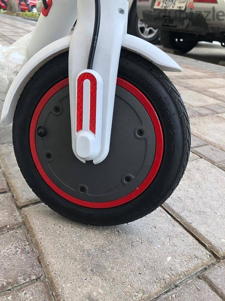 MT760 Electric Scooter: High-Performance Urban Mobility 2