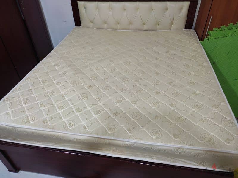 bed mattress from HomeBox 3