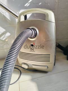 Daewoo Vacuum Cleaner, OIl Heater and Sencor Foot Massager For Sale