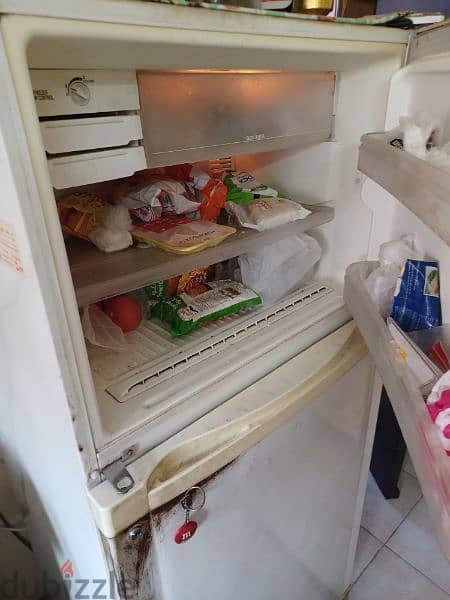 gold star fridge,in usable condition 2