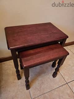2 Nesting Side Tables