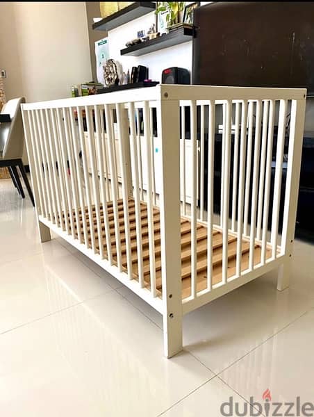 baby white bed 2