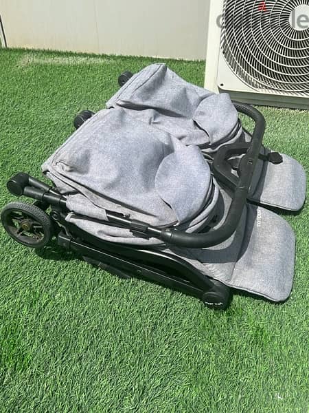 Twin stroller. US brand Mompush. 1