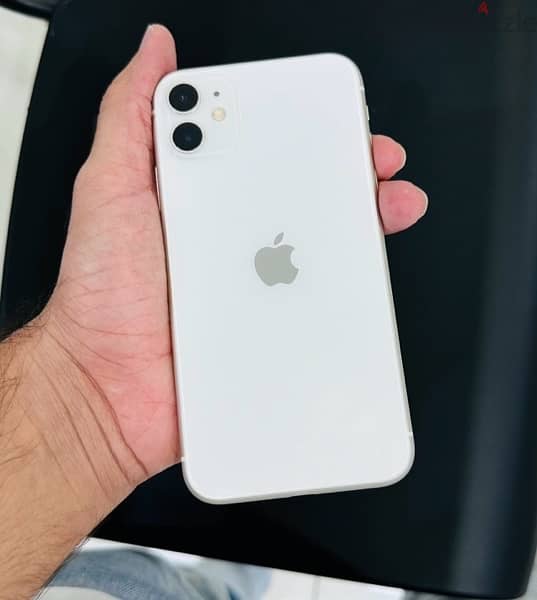 IPHONE 11 128gb used ( perfect condition with warranty 2