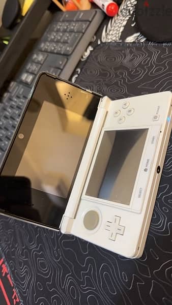 Nintendo 3ds / o3ds,white, 64gb hacked memory 1
