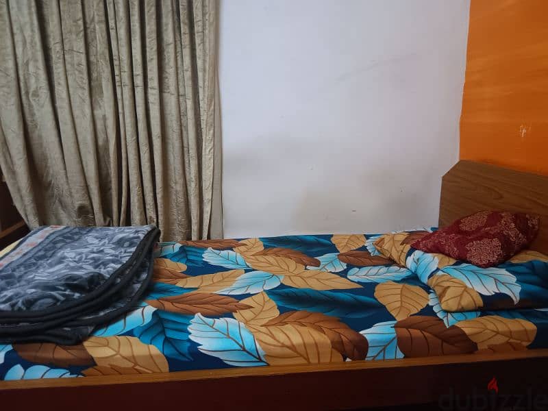 bed space available Neat and clean 1