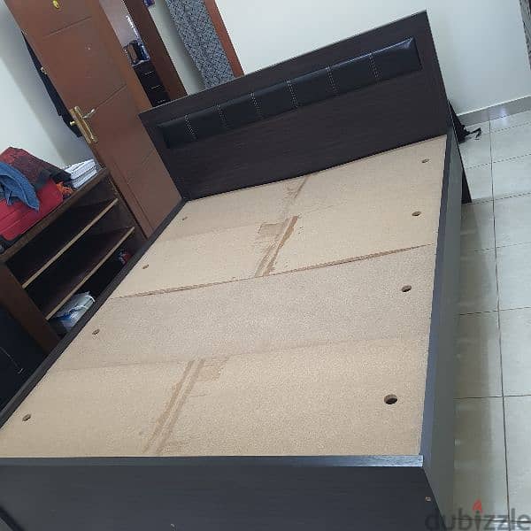 cont(36216143) Queen size bed for sale in good condition without matt 2