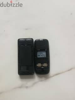 2 non working nokia cell phones for parts/repair