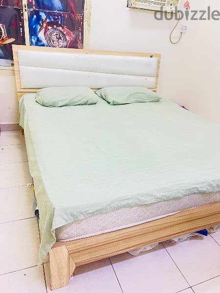 king size wodern bed with mattress 1