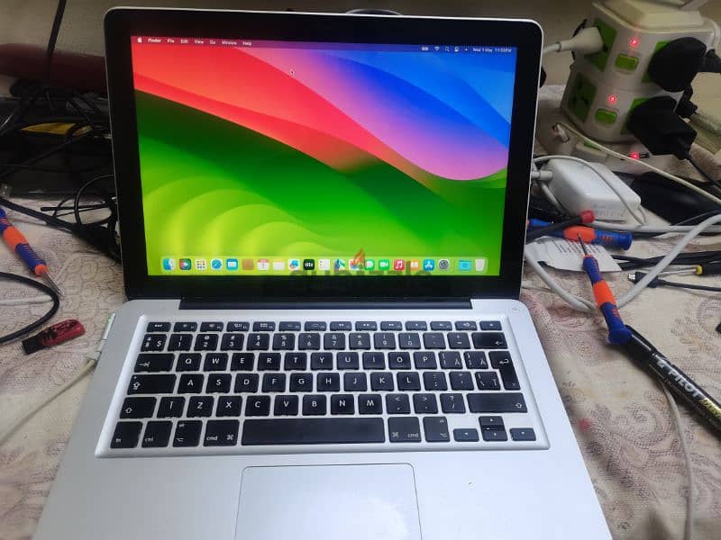 macbook pro core i5  8gb 256 ssd 4