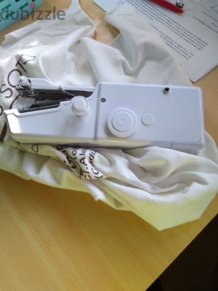 SEWING MACHINE PORTABLE HANDHOLD HOUSEHOLD ITEM 1