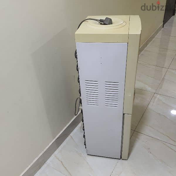 cont(36216143) SANSUI water dispenser in good working condition hot a 3