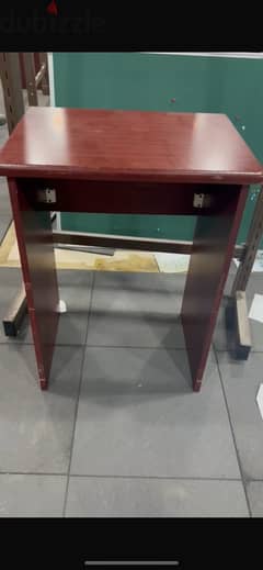 Wood table medium size