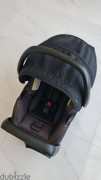 infant car seat (Evenflo) 1