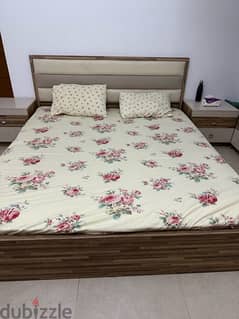 used king size bed 0