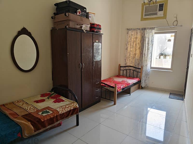 BED SPACE AVAILABLE (ONLY SOUTH INDIAN LADY) 5