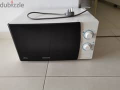 Samsung microwave oven ( like new condition )