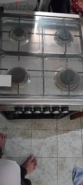 oven with a gas stove 20bd negotiable 1