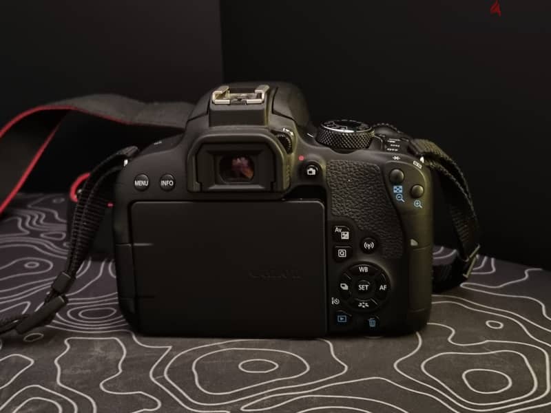 Canon EOS 800D + 18-55mm kit lens (Read description for more details) 1