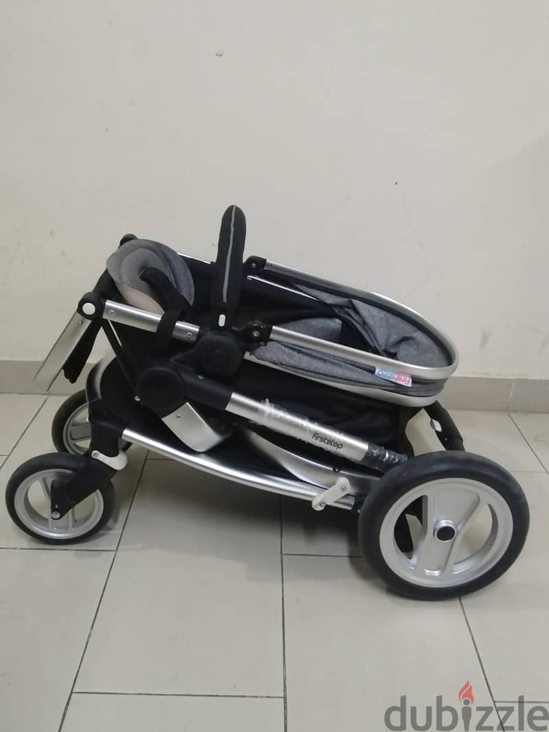 Baby stroller/ pram sale with free car seat 2