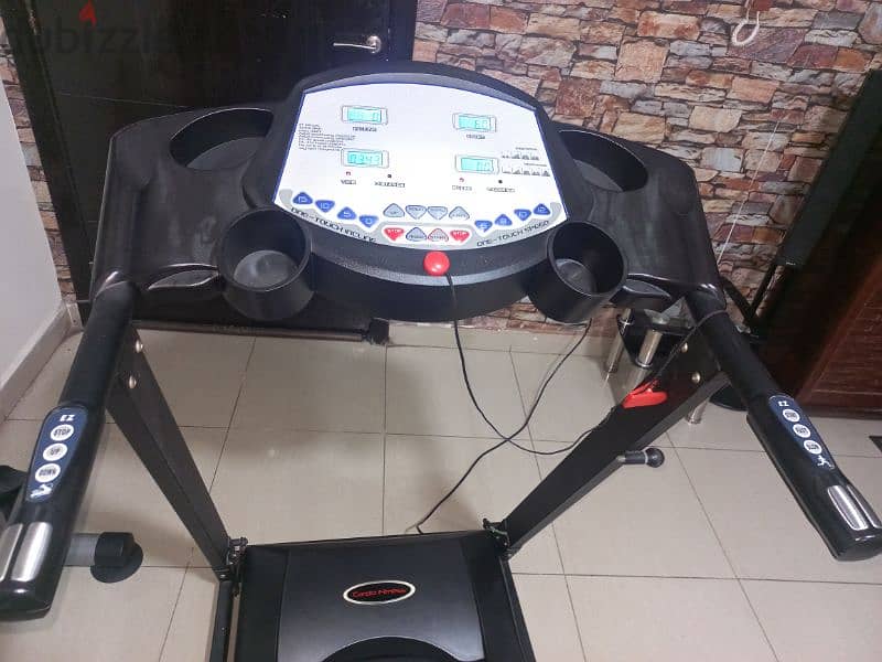 Cardio fitness 2 hp treadmill 3