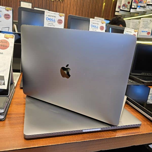 Model: Apple MacBook Pro 2020
 core i7-1068NG7 CPU 2.30GHz 2