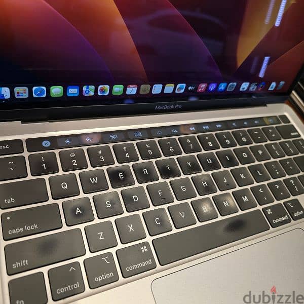 Model: Apple MacBook Pro 2020
 core i7-1068NG7 CPU 2.30GHz 4