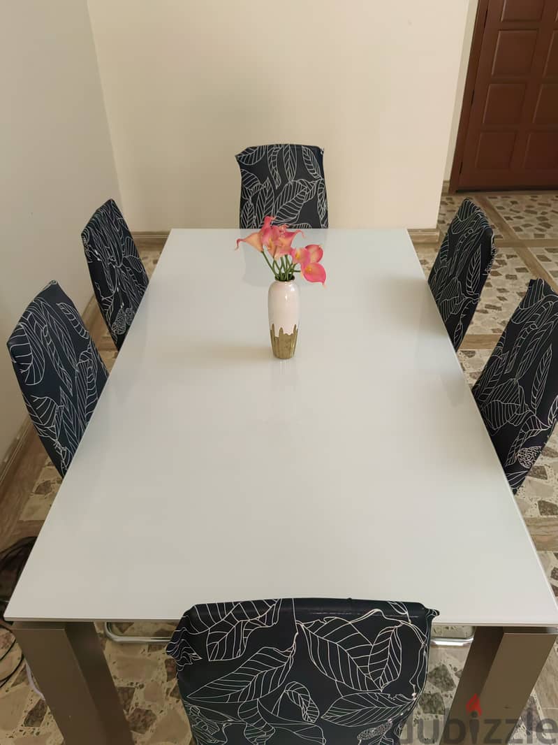 Dinning Table 4