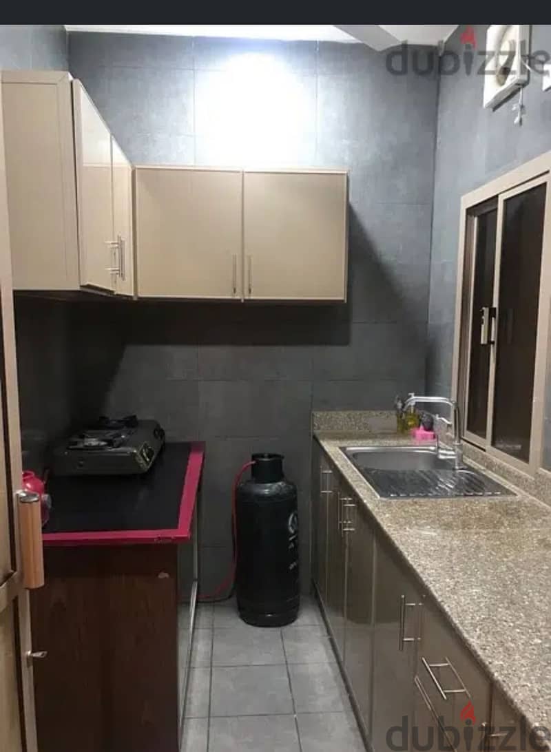 Room for rent couples or excutive Bachelors in Manama 5