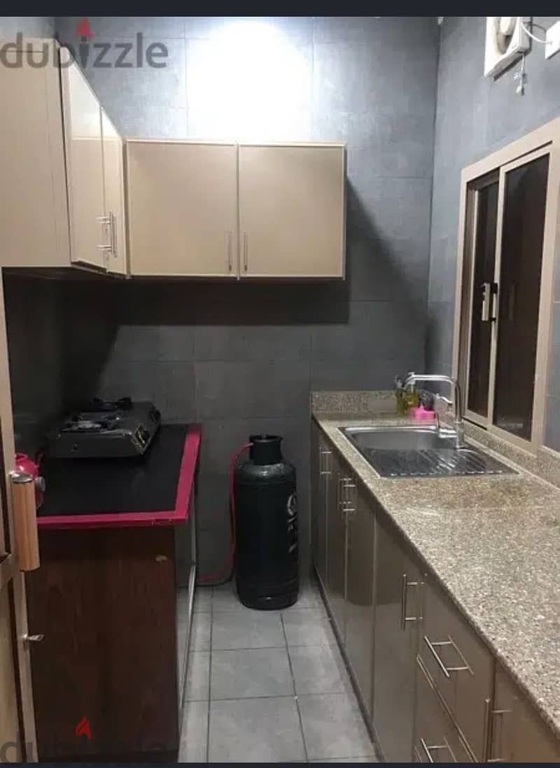 Room for rent couples or excutive Bachelors in Manama 6