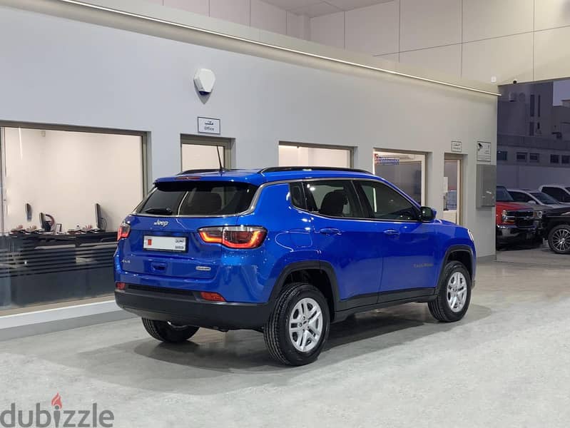 Jeep Compass (26,000 Kms) 1