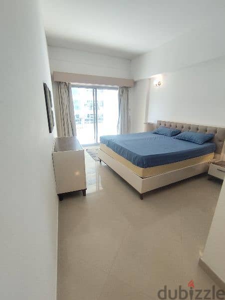 furnished flat for rent @ amwaj one room 300 bd includes ewa unlimited 8