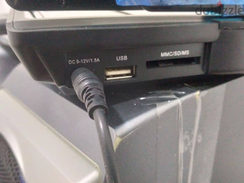 protable dvd player ,with adapter, no battery use direct current 2
