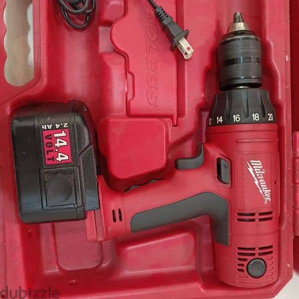 Milwaukee Drill Driver 1/2"  14.4V with 2 batteries & charger in Box 5