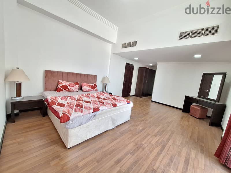 Limited Offer!! Duplex 3 Bhk | Extremely Spacious | Closed kitchen 11