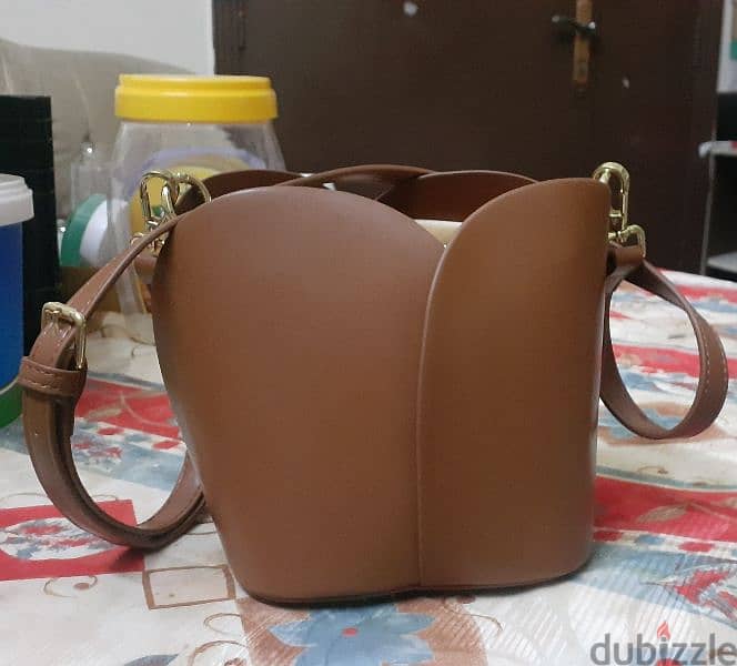 Medium brown shoulder bag 1