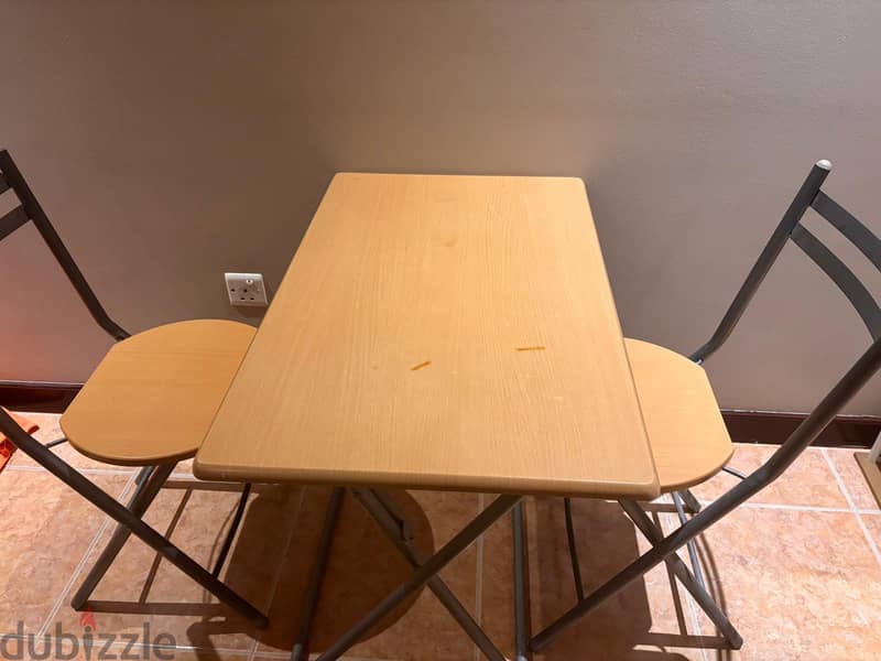 Foldable table wit two foldable chairs 4