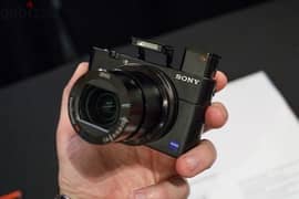 sony rx100v camera with stand and 2 light