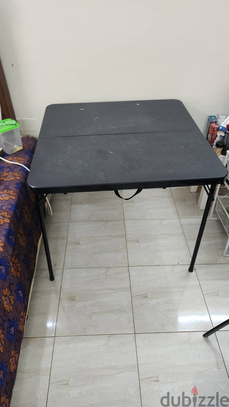 Folding table with chairs 1