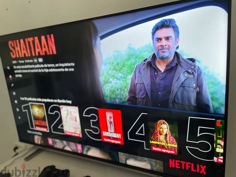 Smart TV with Netflix and YouTube 3