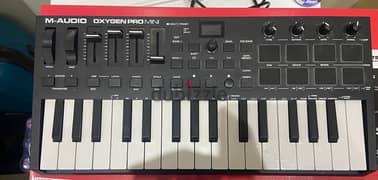 M-Audio Oxygen Pro Mini, MIDI keyboard 0